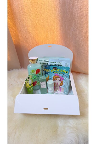 She New Year Self-Care Bundle – 8 Essentials | Gift Box