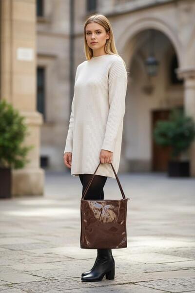 Larolina حقيبة كتف نسائية بنية اللون مع تفاصيل حزام