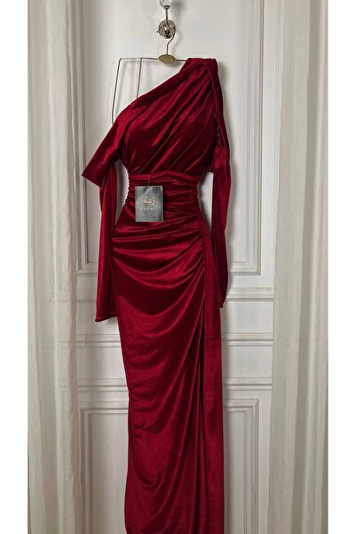 ZAYNAFASHIONSA "Zina" Evening Dress - Luxurious Red Velvet