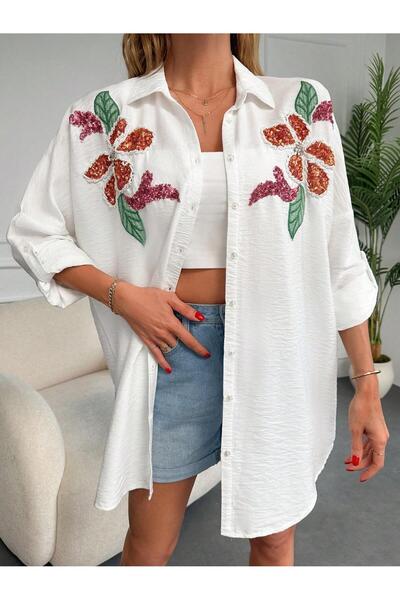 Podyum Park Payet İşlemeli Çiçek Desenli Oversize Beyaz Gömlek – Şık Uzun Kesim