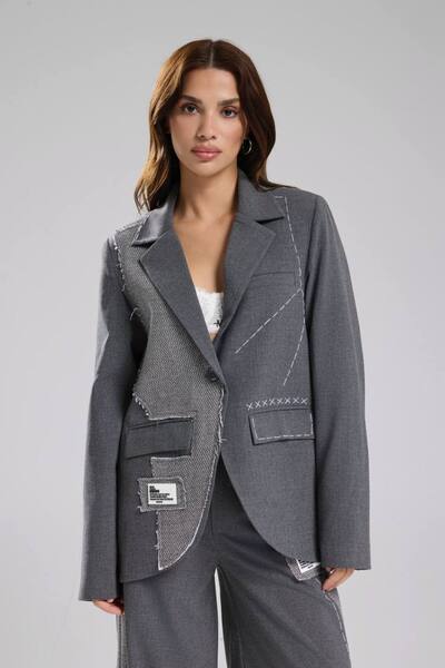 tw3 Γυναικείο μπλέιζερ με λεπτομερή σχεδίαση από ύφασμα τουίντ