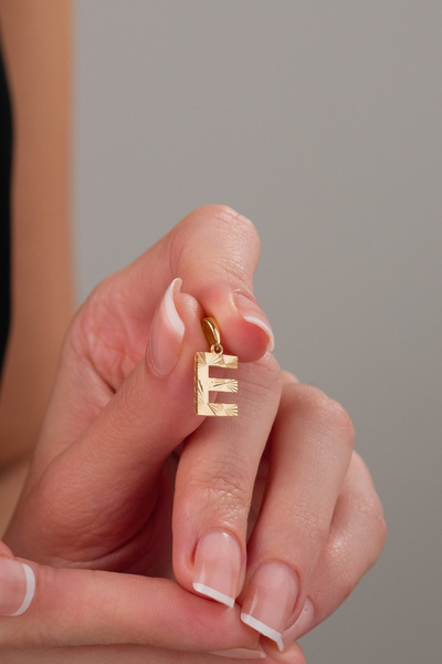 Zeynepli gold & jewelry 14 AYAR ALTIN KÜÇÜK FÜZYON E HARFİ KOLYE UCU