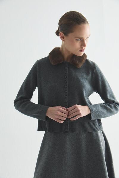 Zeyyen ÇIKARILABİLİR KÜRK DETAYLI TRİKO HIRKA GRİ