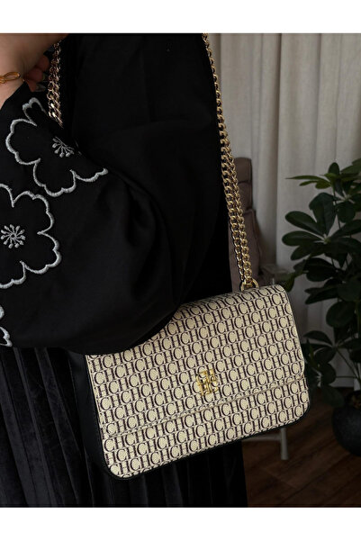 Generic Shoulder bag with accessories