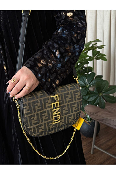 DDF Elegant, high-quality women's shoulder bag with all accessories