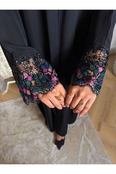 Abaya-AB عباية – تطريز فاخر باللون الأزرق | قصة ربع كلوش مقلقة بطقطق