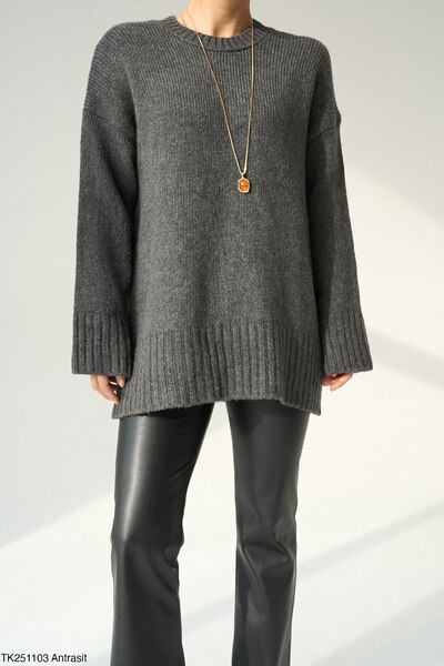 FEMMESTUDIO Women's Anthracite Round Neck Oversize Knit Sweater