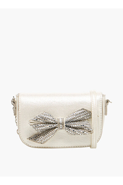 Flora Bella by Shoexpress حقيبة كروسبودي مزينة بفيونكة وحزام سلسلة، من مجموعة...