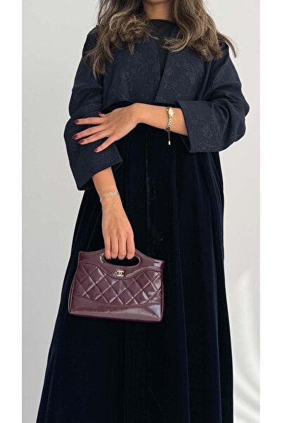 AYA MWT881 -عباية مخمل مع تدخيلة جاكار