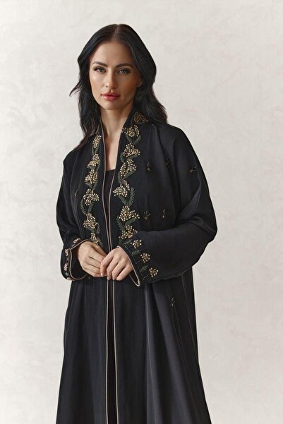 AYA MW1874 -عباية مطرزة من الامام والاكمام بلمسات راقي مع اضافة فستان داخلي