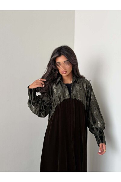 AYA MWT965 - عباية مخمل مع تدخيلة شيفنن مخمل لمعه