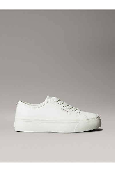 Calvin Klein حذاء رياضي نسائي من الجلد برباط من فولك