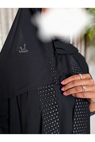 Abaya-AB Half-circle abaya with a luxurious textured pattern and snap closures