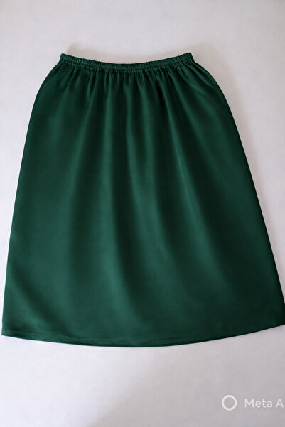 Nu Skirt with decorative buttons