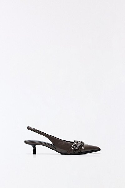 Bershka Tokalı arkası açık kısa sivri topuklu ayakkabı