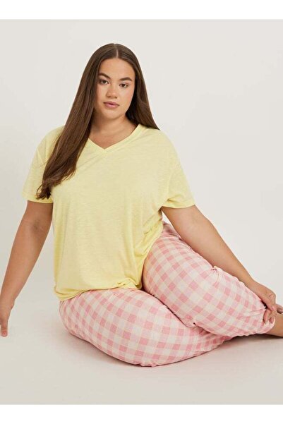 Stylish Plus Size Pajama Set with Collar and Ruffled Sleeves