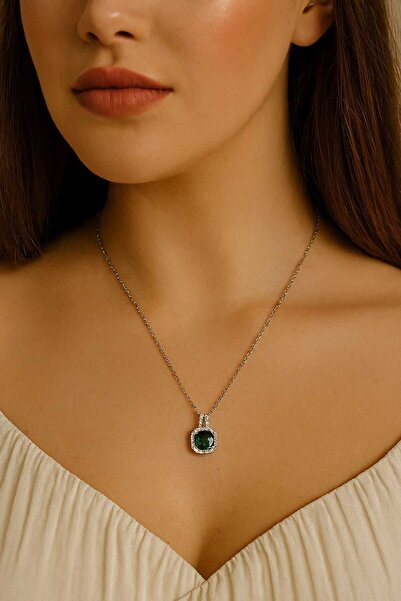 NKIE JEWELS قلادة فضية اللون مربعة الشكل من الحجر الأخضر Sf - 3660
