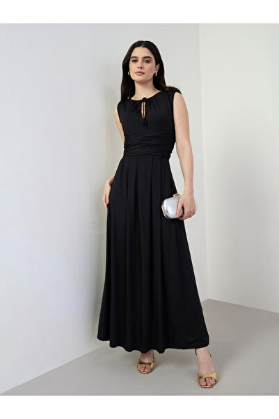 Styli Women Black Sleeveless Maxi Dress