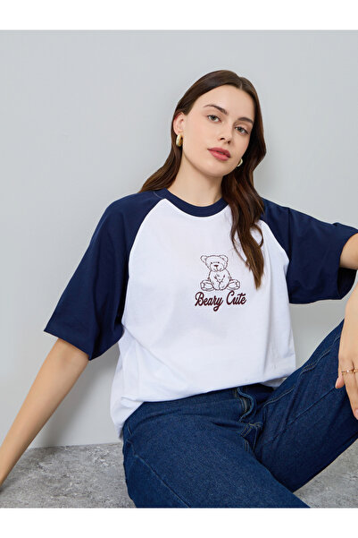 Styli Women Graphic Raglan Sleeve Oversized T-Shirt