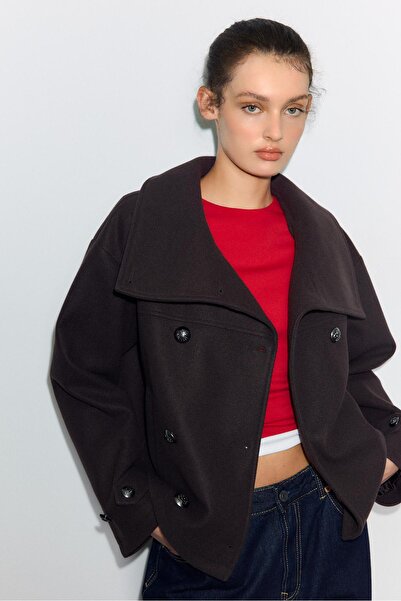 Stradivarius Yumuşak dokunuşlu kruvaze dik yaka ceket