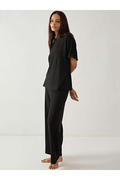 Femmella By Styli Women Relaxed Fit Top and Pants Lounge Set