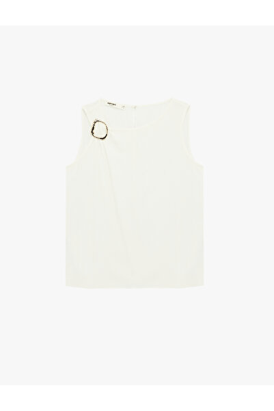 Koton Crew Neck Sleeveless Viscose Blouse with Metal Accessories