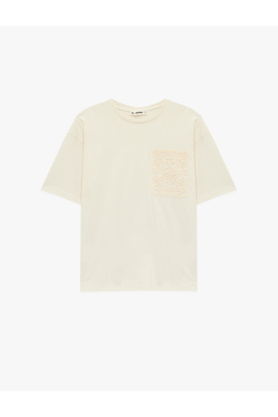 Koton Embroidery Detailed Short Sleeve Pocket Crew Neck Cotton T-Shirt