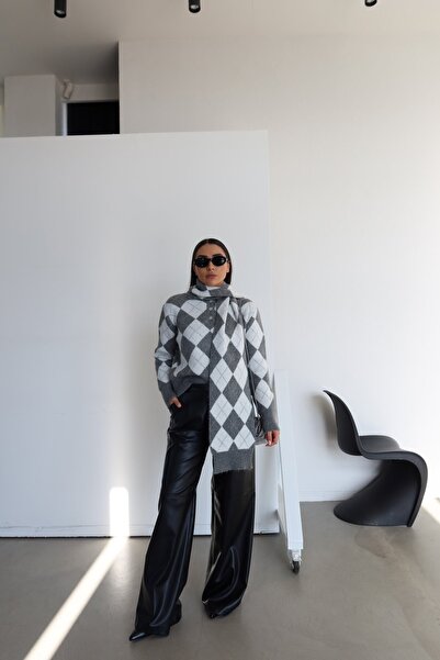 Özge Özgenç Pleated Wide-Leg Leather Trousers