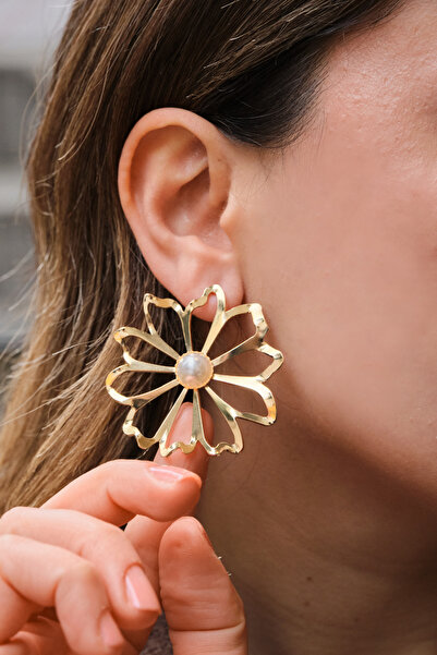 ByFlorya Jewelry Vip Pearl Flower Earrings Metal Earrings with Steel Tips 2cm