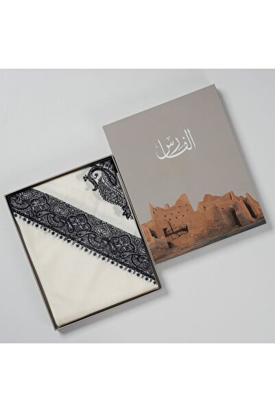 Mnarat Alfanar The knight's shawl, Diriyah pattern