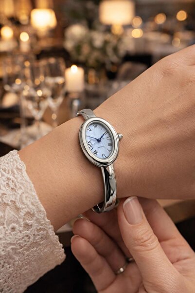 LOOQ Kelepçe Model Roma Rakamlı Kadın Kol Saati