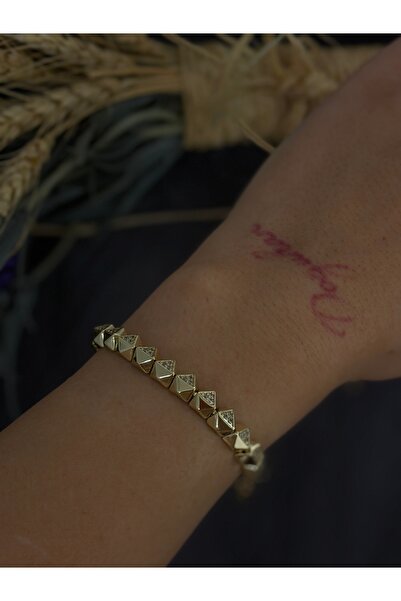 Lume Zirkon Taşlı Gold Renk Üçgen (Piramit) Model Kadın Bileklik