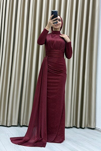 Matik Abiyem منسدل فستان سهرة طويل بتفاصيل من الدانتيل