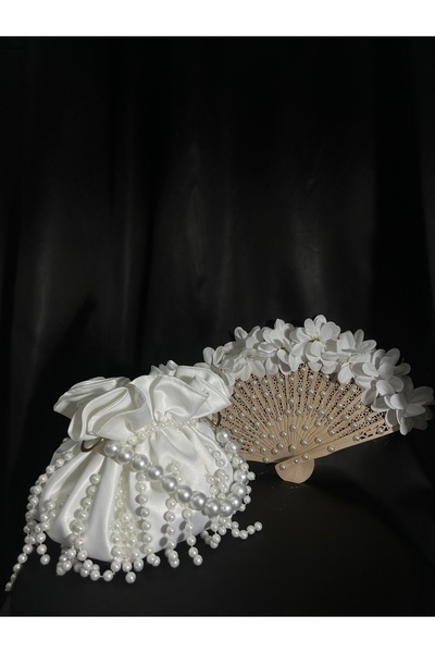 Bridal Luxe حقيبة العروس الفاخرة ذات التصميم الخاص من Pearl Glow + ومروحة