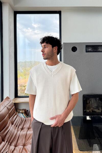 Flaw Wear V-Neck Basic Sweater Ecru