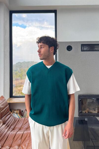 Flaw Wear V-Neck Sweater Sweater Green