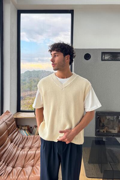 Flaw Wear V-Neck Basic Knitwear Sweater Ecru