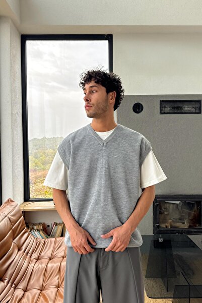 Flaw Wear V-Neck Sweater Sweater Gray