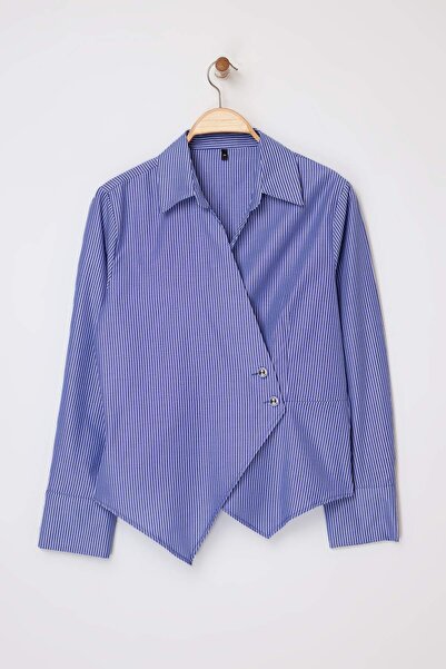 Trendyol Curve Marineblau gestreiftes, gewebtes Hemd in Übergröße mit silbern...