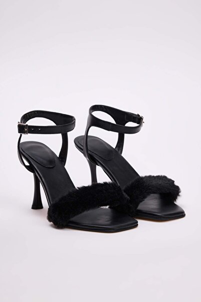 TRENDYOL SHOES Black Fur Detailed Women's 8.5 cm Classic Heeled Shoes Takaw26...