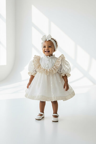 Hobidik Baby Krem Dantelli Bebek Elbisesi – İnci Detaylı, Fırfırlı Vintage Ta...