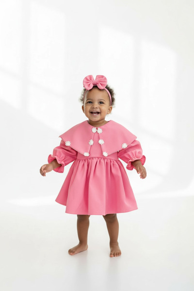 Hobidik Baby Rochie pentru fetiță din țesătură creponată cu detalii florale roz