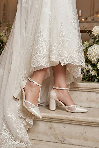 Erkan Saçmacı Molly Pearl White Vegan cu vârf ascuțit din plasă cu strasuri c...