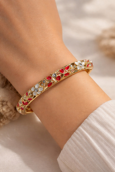 Tasarım Mineli Çiçek Detaylı Kelepçe Bileklik | Kararmaz Gold Kaplama|Kırmızı