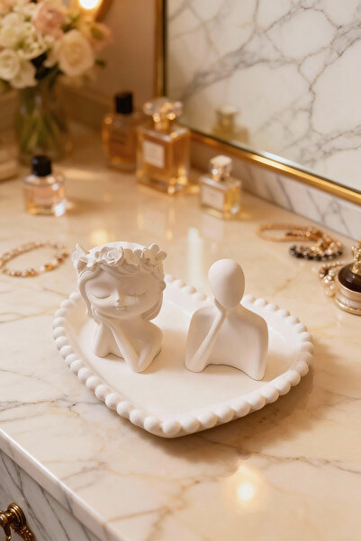 Ftrk Store Vanilya Kokulu Heykel Mum ve Minimal Figür Mum Seti – Tabak Dahil