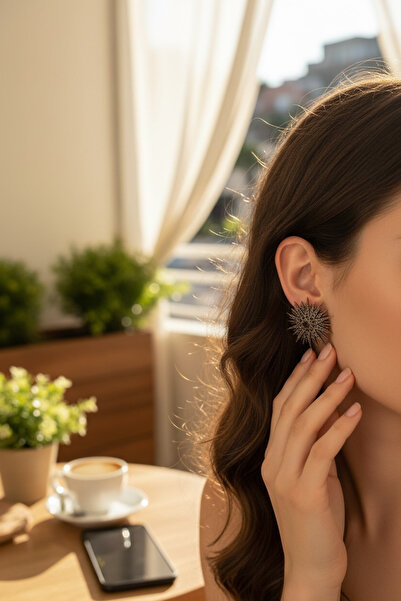 FAYRA ACCESSORIES أقراط على شكل كستناء البحر