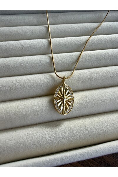 LUSORA ACCESORY قلادة نسائية باللون الذهبي مع تفاصيل بوصلة - مجوهرات أنيقة وذ...