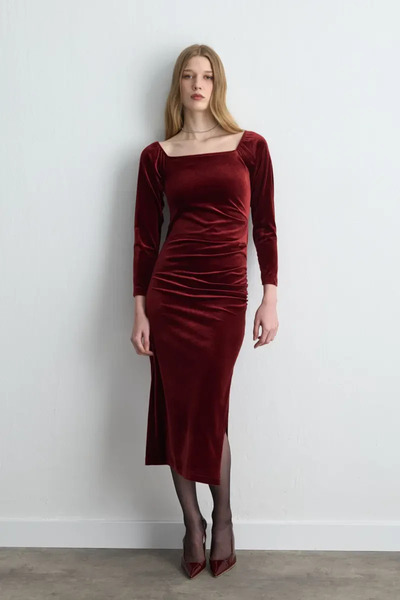 Gusto Square Collar Long Velvet Dress - Burgundy