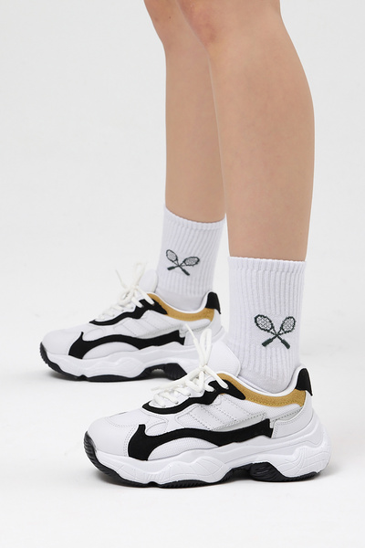 Tonny Black حذاء رياضي نسائي أبيض وأسود مريح ذو نعل عالٍ