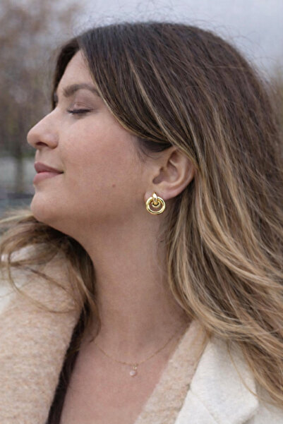 Aychra أقراط دائرية فاخرة باللون الذهبي للنساء – تصميم عصري وأنيق